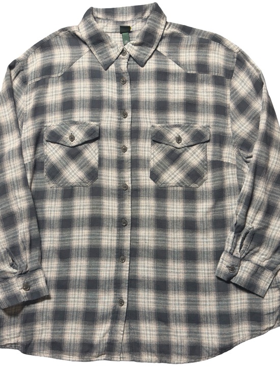 wild fable Tops - wild fable Gray & White Plaid Button-Up Shirt